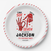 Six Seven Birthday Skeleton Hands Party ペーパープレート (正面)