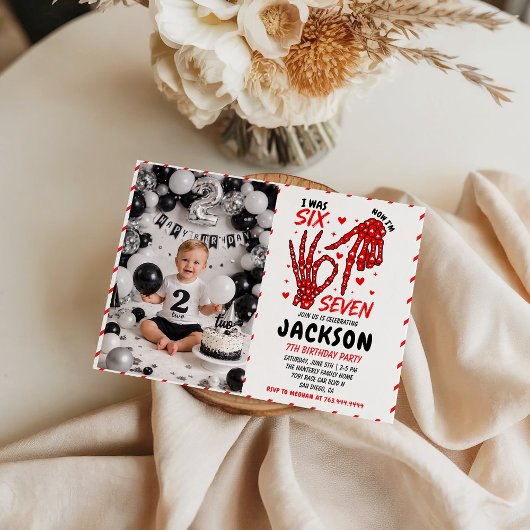 Six Seven Birthday Skeleton Hands Party Invitation 招待状