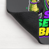 Six Seven Bruh Alligator Mardi Gras 67 Meme Quote  マウスパッド (コーナー)