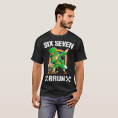 Six Seven Bruh Dabbing Leprechaun St Patricks Day  Tシャツ (正面フル)