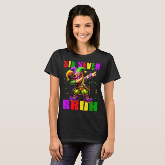 Six Seven Bruh Mardi Gras Jester Dab 6 7 Meme Fat  Tシャツ (正面フル)