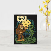 Six Seven Funny Bigfoot And Alien 67 Viral Meme Sa カード (黄色い花)