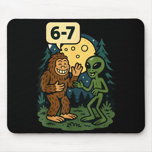 Six Seven Funny Bigfoot And Alien 67 Viral Meme Sa マウスパッド (正面)