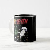 Six Seven Meme Funny Mean Guy Christmas Viral 6 7  ツートーンマグカップ (正面左)