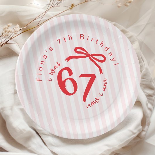 Six Seven Trendy Red Bow Coquette 7th Birthday ペーパープレート
