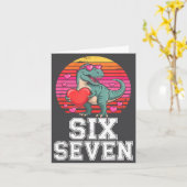Six Seven Valentine’s Day Dinosaur T-rex For Kids  カード (黄色い花)