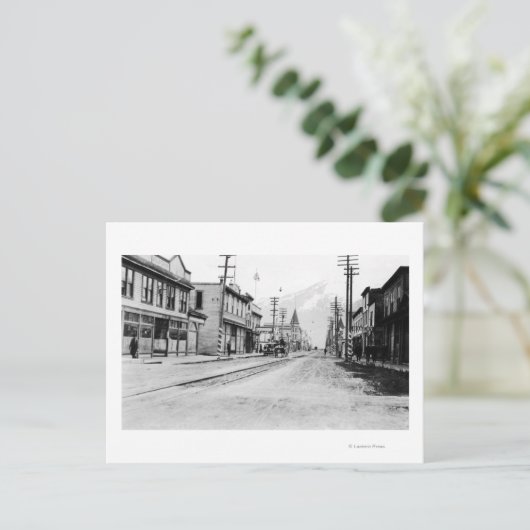 Skagwayのアラスカの写真の町の眺め ポストカード (スタンド正面)