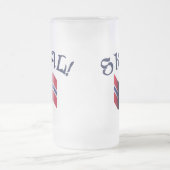 Skalのノルウェーの旗のノルウェーの飲むトースト フロストグラスビールジョッキ (中央)