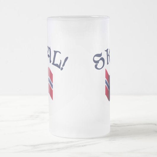 Skalのノルウェーの旗のノルウェーの飲むトースト フロストグラスビールジョッキ (中央)