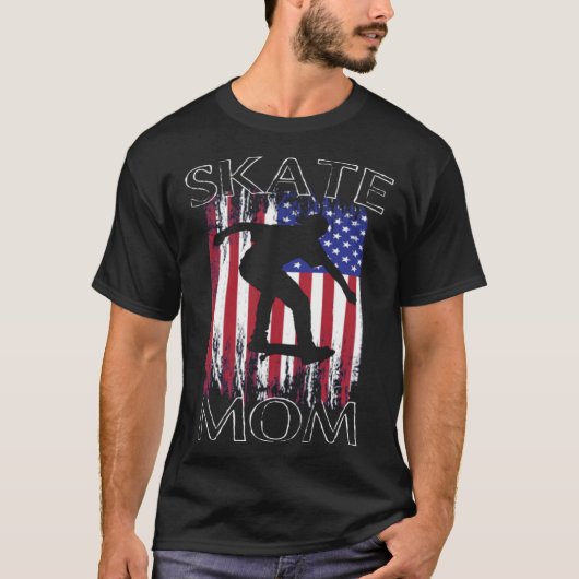 Skate Mom Fun Patriotic American Flag Retro Skate Tシャツ (正面)