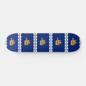 Skateboard with flag of Quebec City, Canada スケートボード (横)