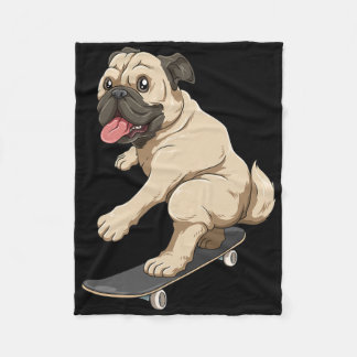 Skating Pug On Skateboard Funny Skateboarding Pug  フリースブランケット