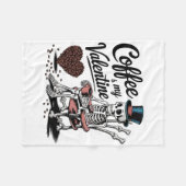 Skeleton Coffee Is My Valentine Funny Coffee Drink フリースブランケット (正面(横))
