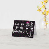 Skeleton Couple Valentine's Day ,私のバレンタインになってくれますか カード (黄色い花)