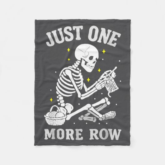 Skeleton Crochet Crafter Tee Just One More Row フリースブランケット (正面)