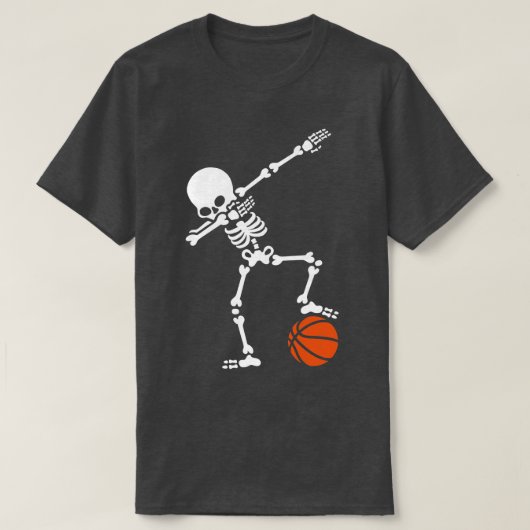 Skeleton Dabbing Basketball Player Funny Halloween Tシャツ (デザイン正面)