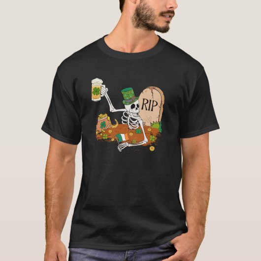Skeleton Drinking Beer St Patricks Day Leprechaun  Tシャツ (正面)