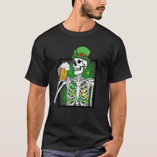 Skeleton Drinking Beer St Patricks Day Shamrock Dr Tシャツ (正面)