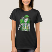 Skeleton Drinking Beer St Patricks Day Shamrock Dr Tシャツ (正面)