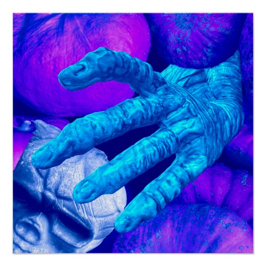 Skeleton hand fingers reach for Halloween skull ポスター (正面)