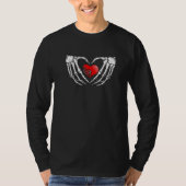 Skeleton Hand Heart Sign Bones Costume Love Skull Tシャツ (正面)