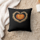 Skeleton Hands Heart With Pumpkin Cute Spooky Hall クッション (ブランケット)