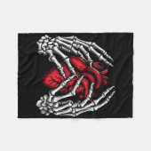 Skeleton Hands Holding Heart Halloween Costume Wom フリースブランケット (正面(横))
