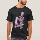 Skeleton Holding A Cat  Skeleton & Cat  Cat Ideas Tシャツ (正面)