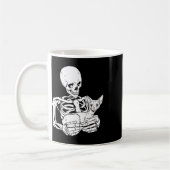 Skeleton Holding Cat Funny Halloween Skull Sphynx  コーヒーマグカップ (左)