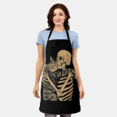  Skeleton Hugging Cat – Cute Gothic Cat Lover Gift エプロン (着用した状態)