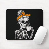 Skeleton Messy Bun Drinking Coffee Halloween Costu マウスパッド (マウス)