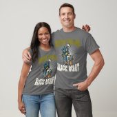 Skeleton Punk Rock Gardener Halloween Gardening Tシャツ (ユニセックス)