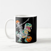 Skeleton Riding Dancing Dab Dinosaur T Rex Hallowe コーヒーマグカップ (左)
