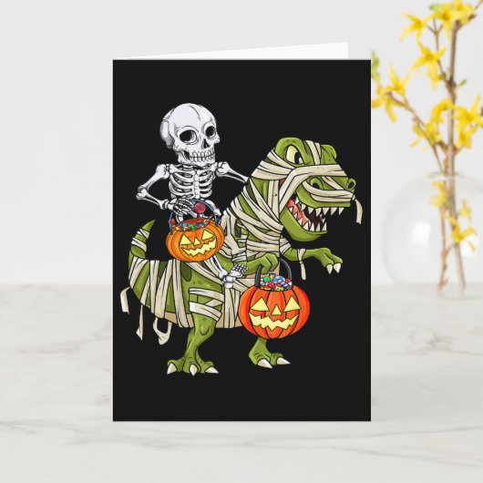 Skeleton Riding Mummy Dinosaur T Rex Halloween Fun カード (黄色い花)