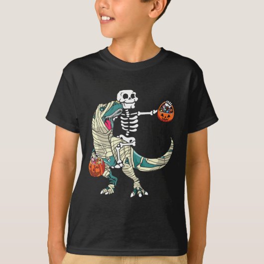 Skeleton Riding Mummy Dinosaur T Rex Halloween Fun Tシャツ (正面)
