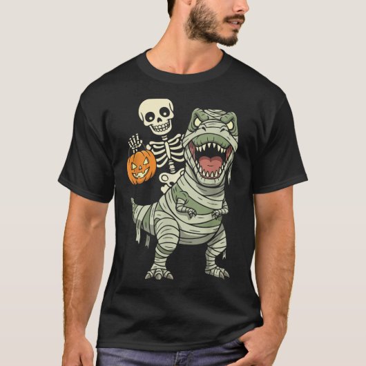 Skeleton Riding Mummy Dinosaur T Rex Halloween Fun Tシャツ (正面)