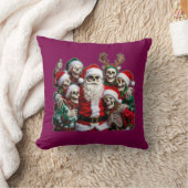 Skeleton Santa Christmas Group Photo – Festive 3D  クッション (ブランケット)