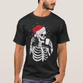 Skeleton Santa Hat Drinking Coffee Christmas Tシャツ (正面)