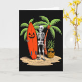 Skeleton Surfing Halloween Beach Vibe Fun  カード (黄色い花)