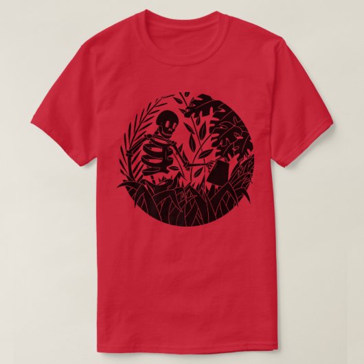 Skeleton Watering Garden Funny Gardening Tシャツ (デザイン正面)