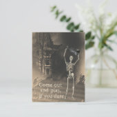 Skeleton with ViolinがOut & Out来に向かって遊る ポストカード (スタンド正面)