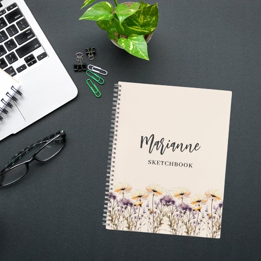 Sketchbook wildflowers beige黄色のネームスクリプト ノートブック