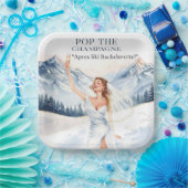 Ski Bachelorette Weekend Bride on the Slopes ペーパープレート (パーティー)