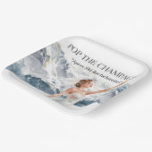 Ski Bachelorette Weekend Bride on the Slopes ペーパープレート (傾斜あり)