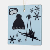 Ski equipment & snowflakes セラミックオーナメント (左)