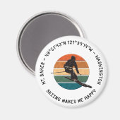 Ski Mt. Baker, Washington – マンスキーヤー、ブラック文字 マグネット (正面/裏面)