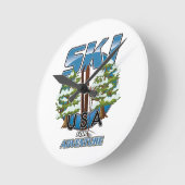 Ski USAアドベンチャーロゴ。 ラウンド壁時計 (傾斜)