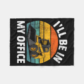 Skid Steer Operator Construction Heavy Equipment J フリースブランケット (正面(横))