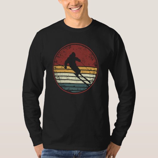 Skiers ski tours cross country skiing mountains de tシャツ (正面)