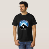 Skiing In Les Houches France Blue Tシャツ (正面フル)